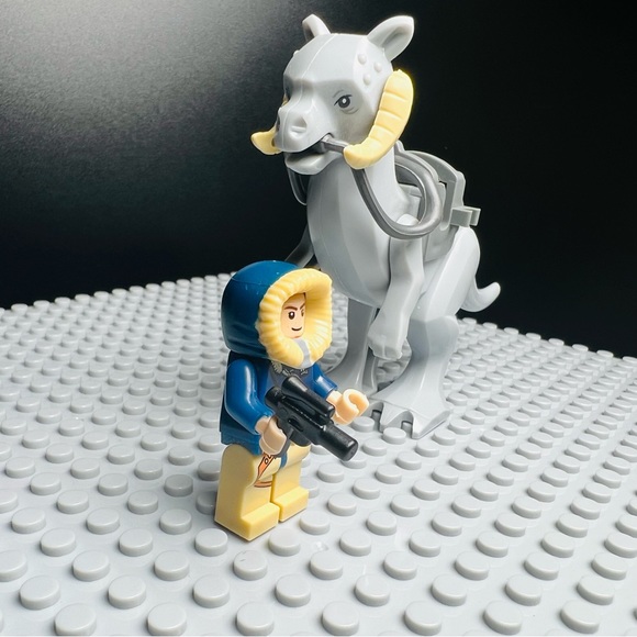 Han Solo And Tauntaun Star Wars Custom Minifigures Lot of 2 - Picture 2 of 3